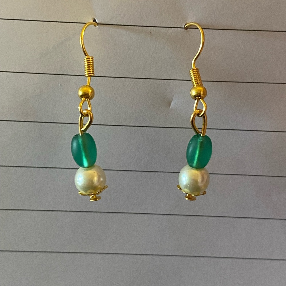 Elegant Green and Gold Dangle Earrings